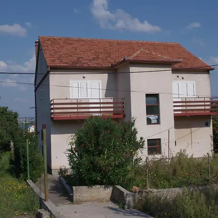 Poljak 3*